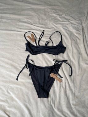 2 Piece SKIMS Bikini Swim Set Medium NWT ONYX